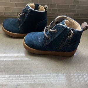Uggs Blue Suede Kids Boots size 2/3